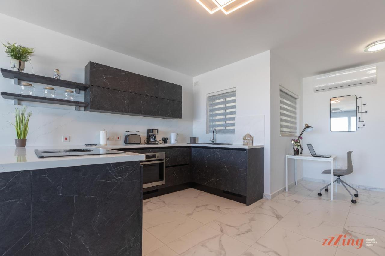 A Stunning Apartment With Spectacular Sea Views St. Paul's Bay Exterior photo